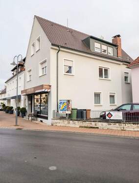 Hausansicht2 - (KI generiert) - 8 Zimmer Mehrfamilienhaus, Wohnhaus zum Kaufen in Adelsdorf