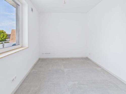 Kinderzimmer/ Büro - 