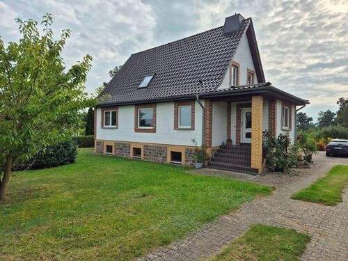 Haus 1 Straßenansicht - 5 Zimmer Einfamilienhaus zum Kaufen in Siedenbollentin