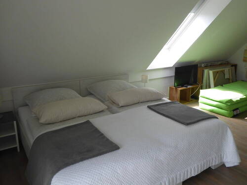 gr. Zimmer, Parkettboden folgt - 