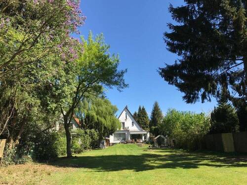 Gartensicht auf Haus - 