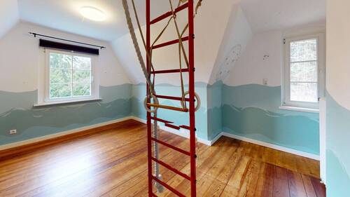 Zimmer im Dachgeschoss - 