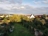 Blick auf den Garten - 7-Zimmer-Einfamilienhaus in Rheinsheim mit großer Halle Tierhalter willkommen