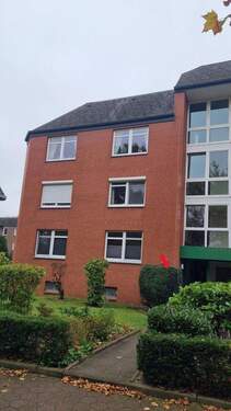 Hausansicht - Sahnestück in Oststeinbek, barrierefrei, Süd-Terrasse, Aufzug, private Wallbox