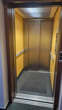 Aufzugsinnenraum - 