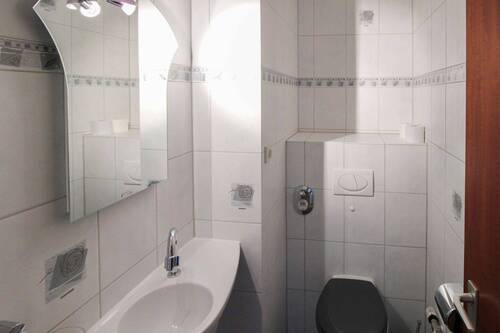 Separate Toilette - 