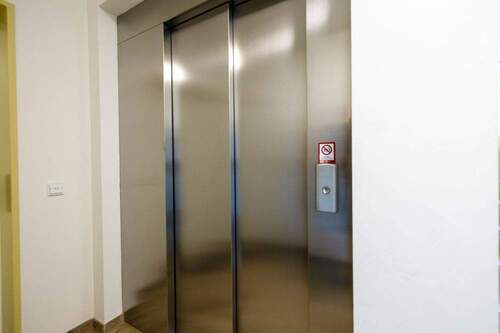 Fahrstuhl - 