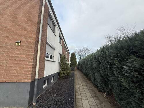 Eingang Haus - 4 Zimmer Etagenwohnung zum Kaufen in Niederkrüchten