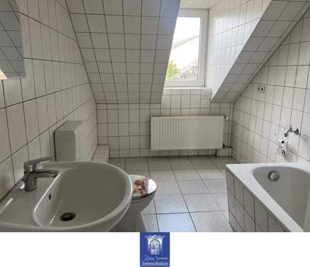 Bad - 4 Zimmer Etagenwohnung in Döbeln