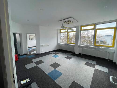 Bürofläche 2.OG - Büro mit 300,00 m&sup2; in Gärtringen zur Miete