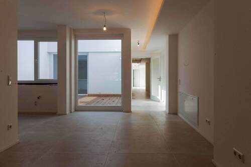 Blick zum Atrium und Flur - 