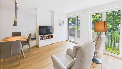 open-plan living area - 