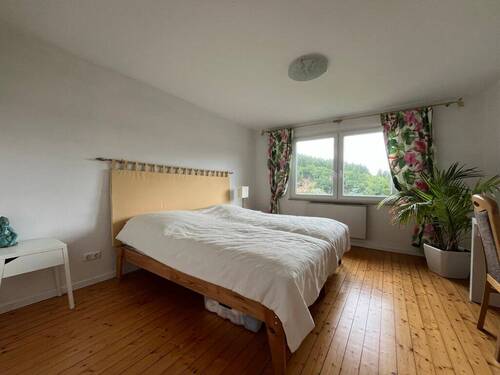 Schlafzimmer 2 OG - 