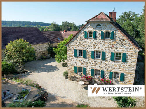 Titelbild - Wohntraum: Dreiseithof bei Görlitz