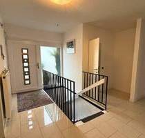 +++ Erftstadt: Modernes renoviertes Haus 110 m2 mit +++ ausgebauten Untergeschoss 110 m2