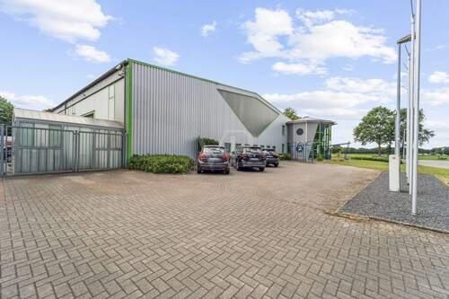 Front - Halle zum Kaufen in Hude (Oldenburg) / Altmoorhausen