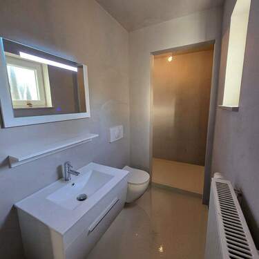 Badezimmer mit Dusche EG - 