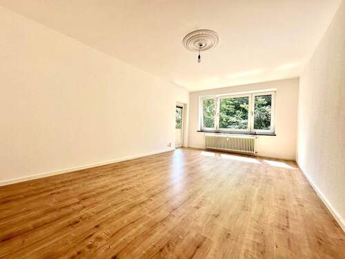 Wohnzimmer - 2 Zimmer Etagenwohnung zum Kaufen in Düsseldorf