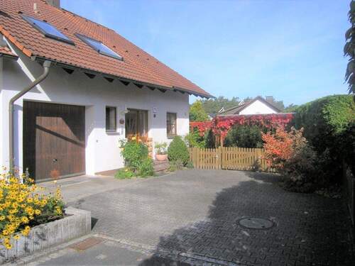 Ost-Ansicht - 6 Zimmer Einfamilienhaus in Lauf