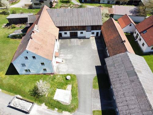 Außenansicht - Mehrfamilienhaus, Wohnhaus mit 175,70 m&sup2; in Hahnbach zum Kaufen