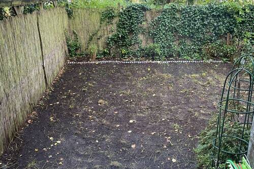 Garten Wohnung links - 