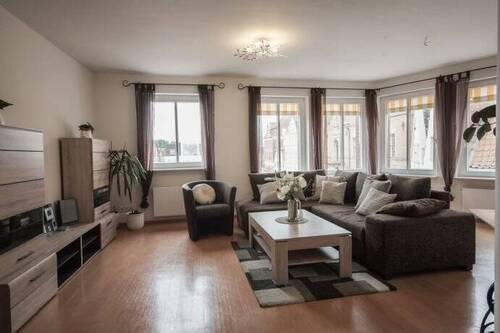 großzügiges Wohnzimmer ETW 2.OG - 