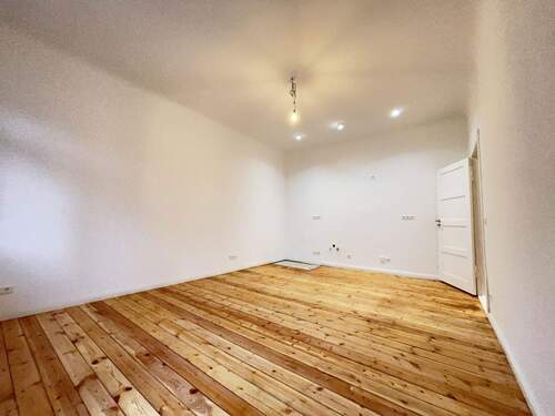 Wohnzimmer - 2 Zimmer Etagenwohnung zum Kaufen in Berlin