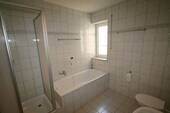 Badezimmer.JPG - Etagenwohnung mit 61,00 m&sup2; in Ingolstadt zum Kaufen