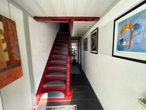 Flur und Treppe (EG) - 
