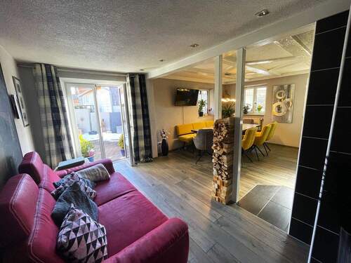 Wohn- und Esszimmer (EG) - 