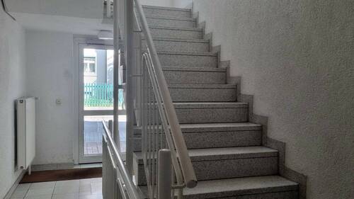 Treppenhaus - Terrassenwohnung mit 70,50 m&sup2; in Dresden zum Kaufen