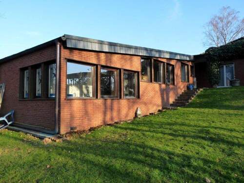 10 Schwimmbad, Außenansicht.JPG - 