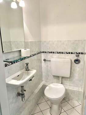 Separates Gäste WC - 