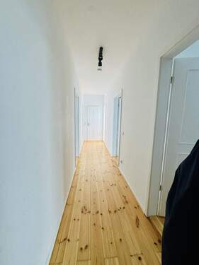 Flur - 4 Zimmer Etagenwohnung in Berlin
