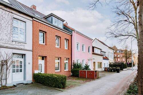 Außenansicht - 6 Zimmer Mehrfamilienhaus, Wohnhaus zum Kaufen in Lüneburg
