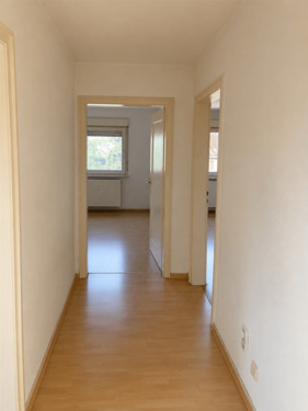 Flur - 4 Zimmer Etagenwohnung zum Kaufen in Baden-Baden