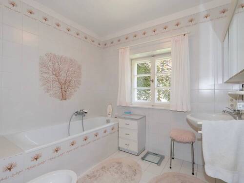 OG - Bad mit Wanne - 