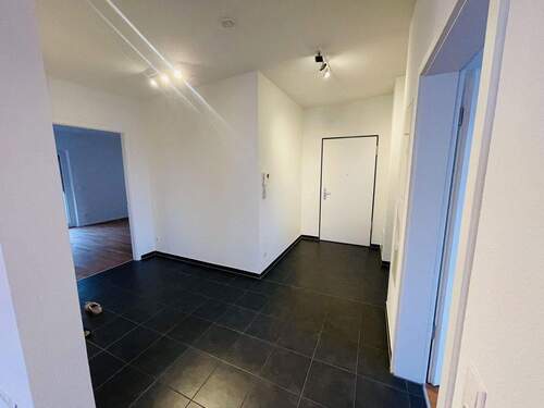 Flur - Etagenwohnung mit 91,00 m² in Asperg zum Kaufen