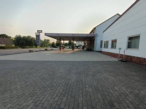 Tankstelle-Außenansicht-rechts- - Halle in Hessisch Lichtenau zum Kaufen