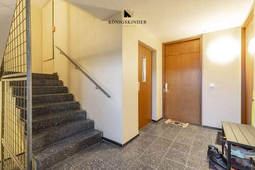 Hausflur - 1 Zimmer Etagenwohnung in Stuttgart
