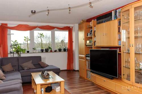 Wohnzimmer - 4 Zimmer Etagenwohnung in Remseck am Neckar