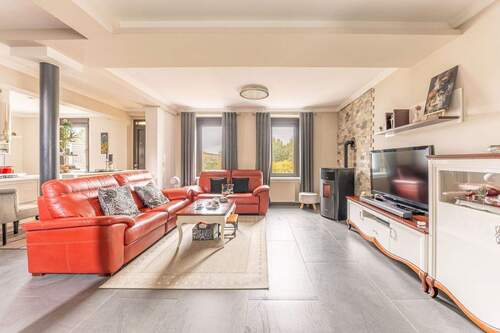 Wohnzimmer - 5 Zimmer Einfamilienhaus zum Kaufen in Lüdenscheid