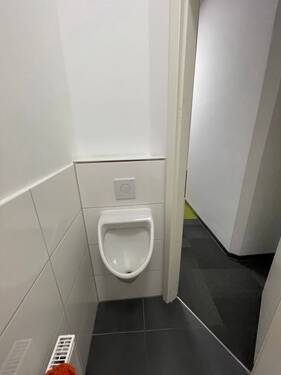 innen WC Herren 1 .JPG - 