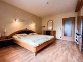 Schlafzimmer EG - 