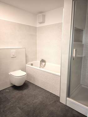 Badezimmer 1. OG - 