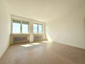 Großer Essbereich mit offener Küche - Wenn Träume wahr werden! Große und modernisierte 2,5-Zimmer-Wohnung zum Wohlfühlen, neue Böden & Bad!