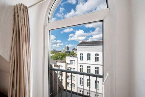 Ausblick Wohnzimmer Richtung Kurfürstendamm - Etagenwohnung mit 81,00 m² in Berlin zum Kaufen