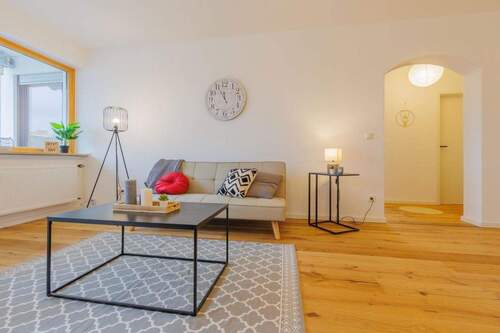 Wohnzimmer - 2 Zimmer Etagenwohnung zum Kaufen in Ingolstadt Haunwöhr