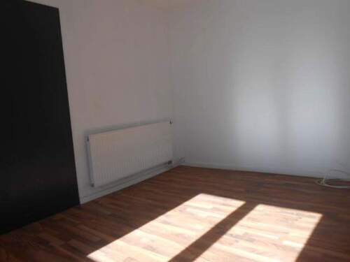 z.B. Schlafzimmer Erdgeschoss - 