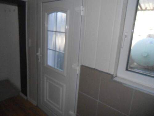 Waschküche mit Zugang zum Hof - 